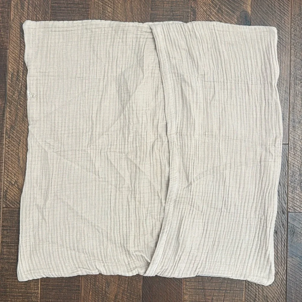 NWOT Parachute 25”x25” Organic Cotton Pillow Cover